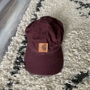 maroon Carhartt hat